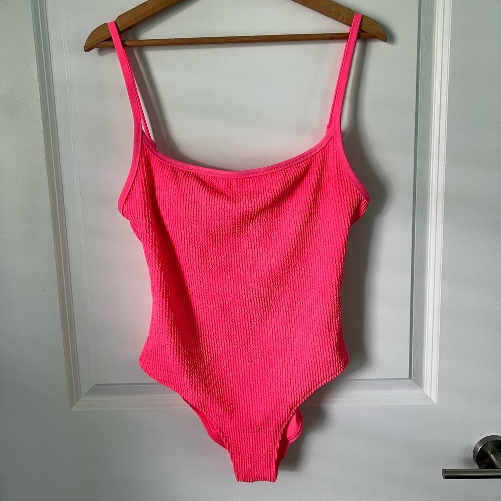 💌 Aerie Crinkle Scoop Full Coverage One Piece Swimsuit in Coral Sun - Picture 2 of 8